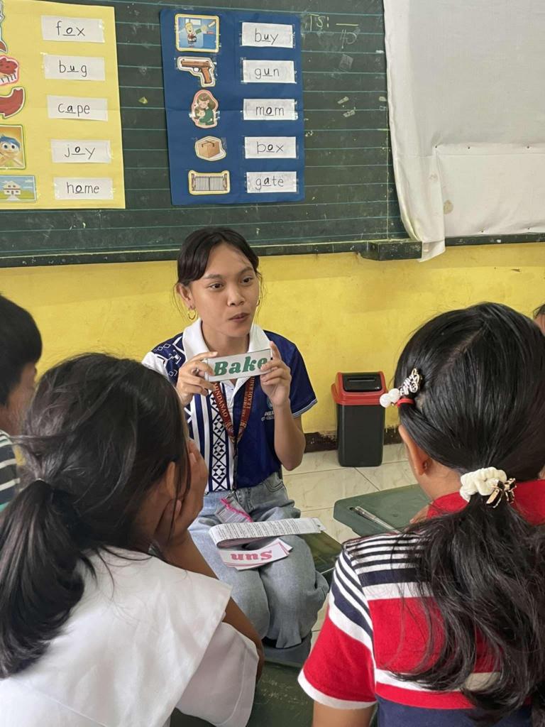 UM Enhances Foundation Reading Skills among Elementary Pupils through the “Pagpaambit sa Kinaadman” Program (by: Aileen Sinang)